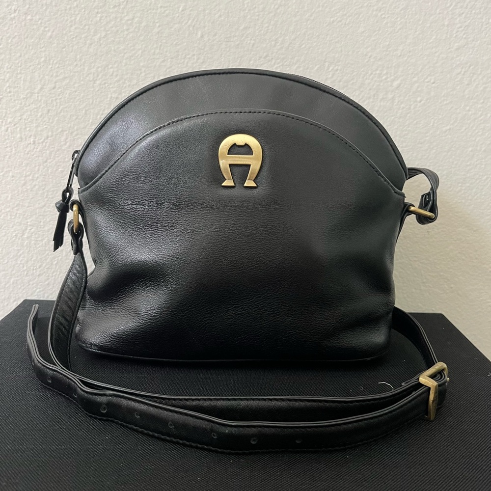 100% leather crossbody bag